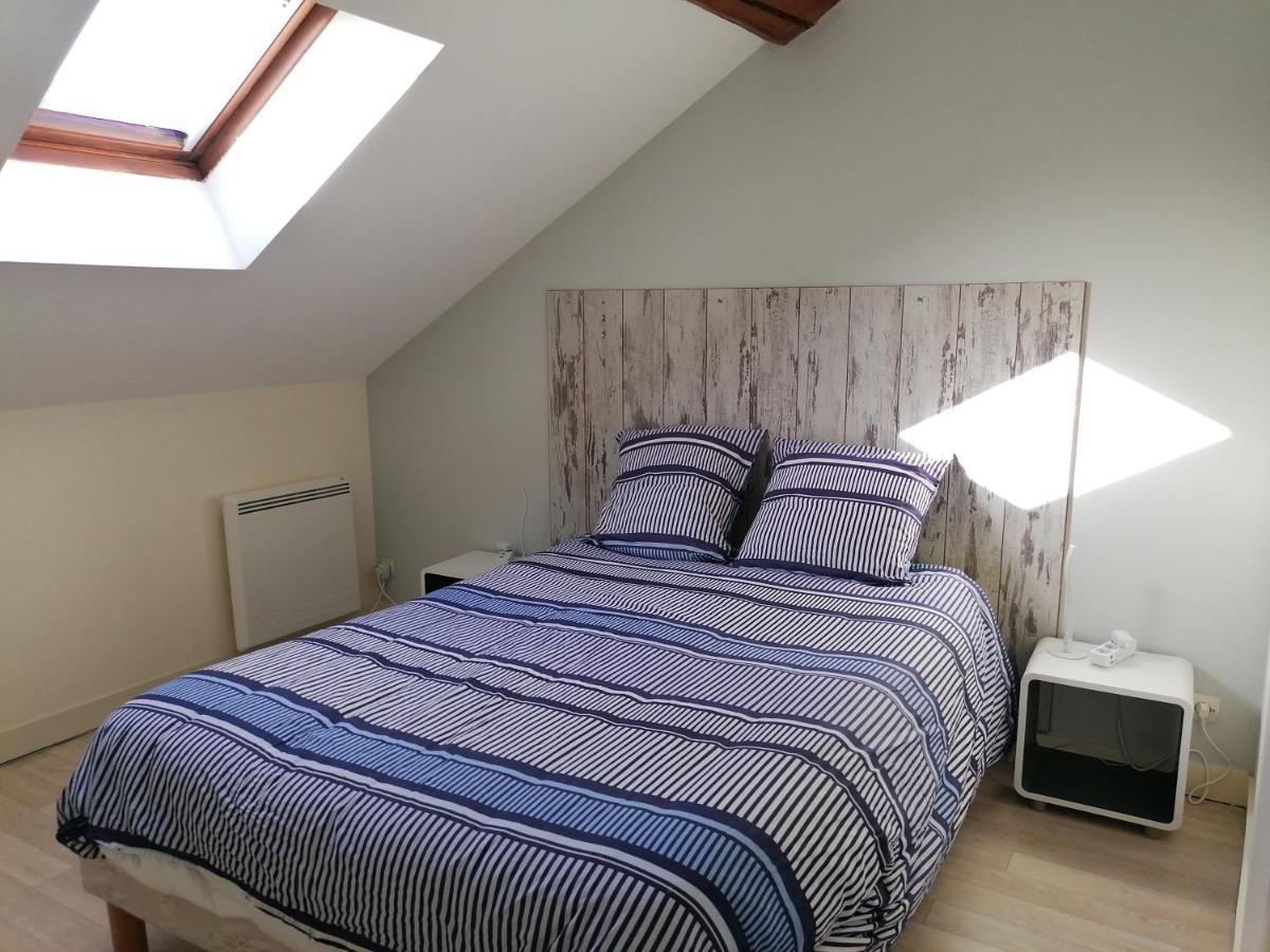 Appartement Climatise Avec Parking Prive A Doue La Fontaine Luaran gambar
